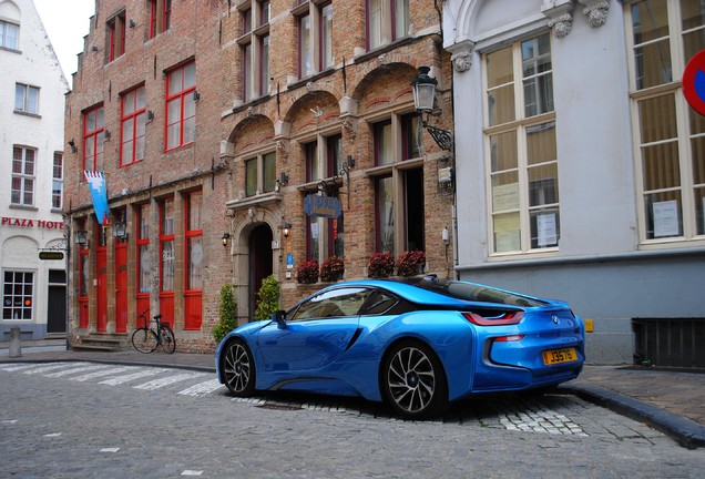 BMW i8