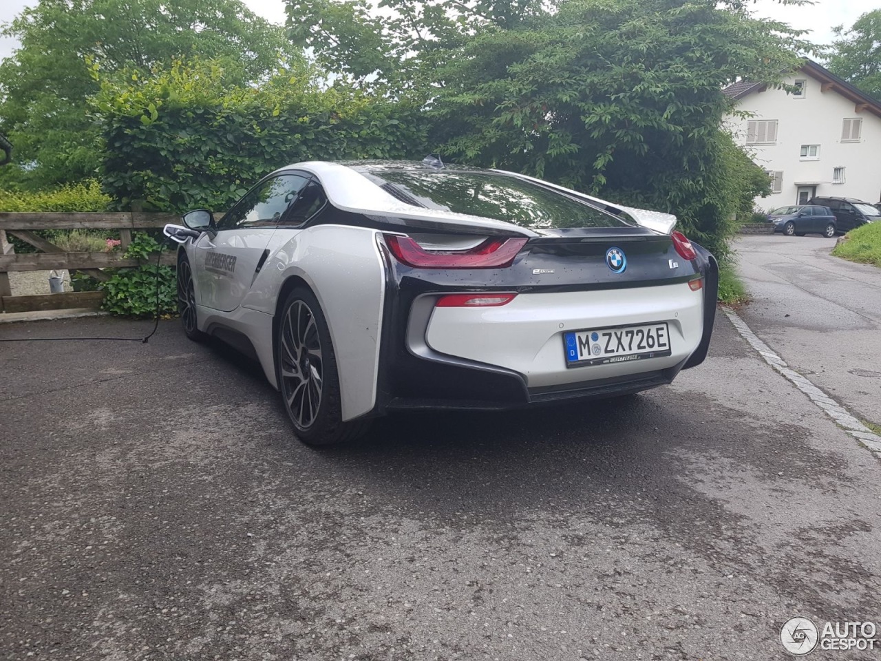 BMW i8