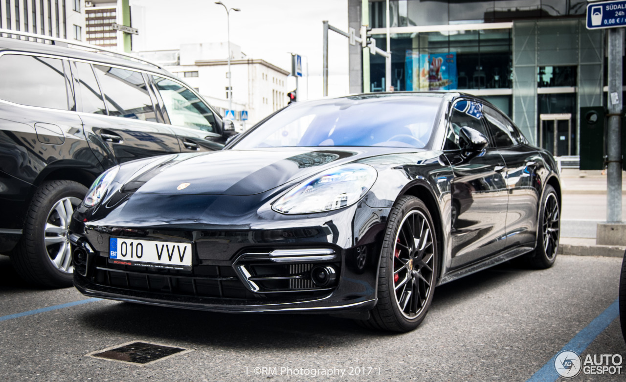 Porsche 971 Panamera Turbo