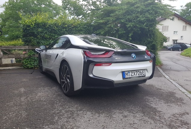 BMW i8