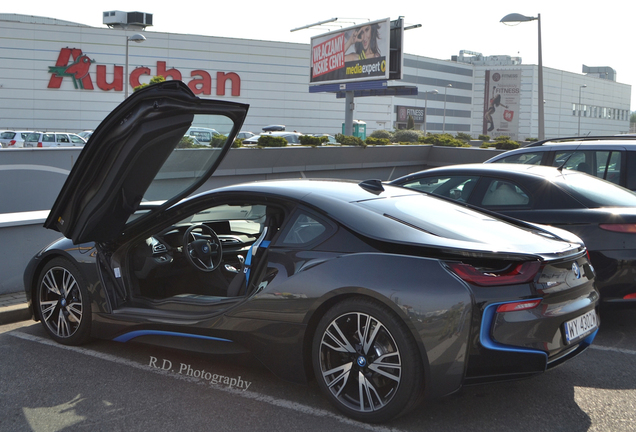 BMW i8