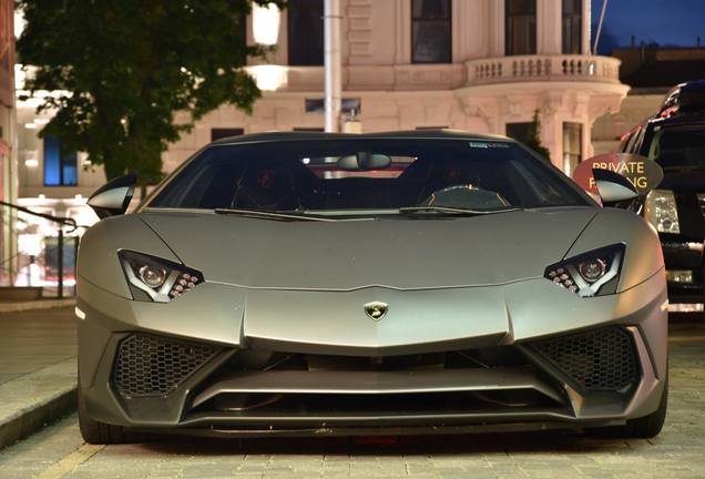 Lamborghini Aventador LP750-4 SuperVeloce Roadster