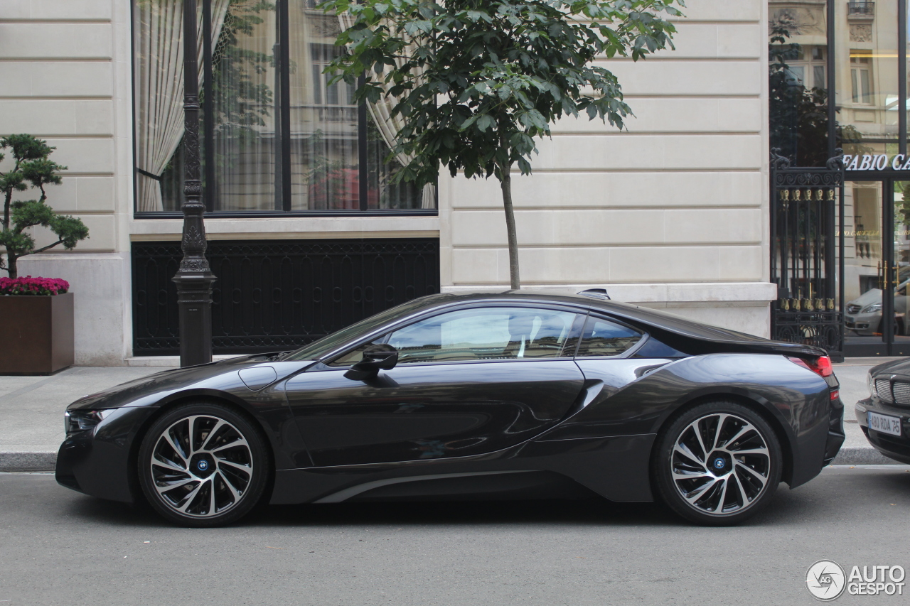 BMW i8