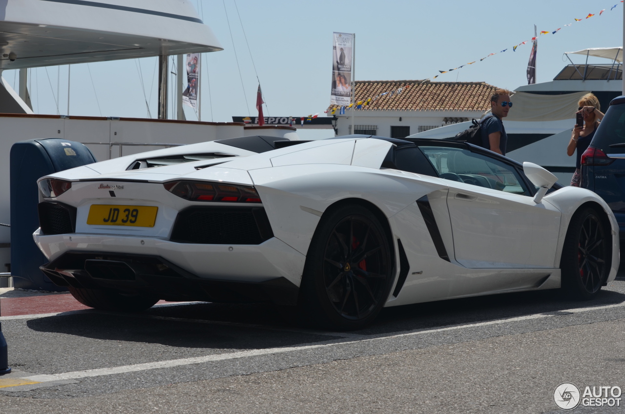 Lamborghini Aventador LP700-4 Roadster