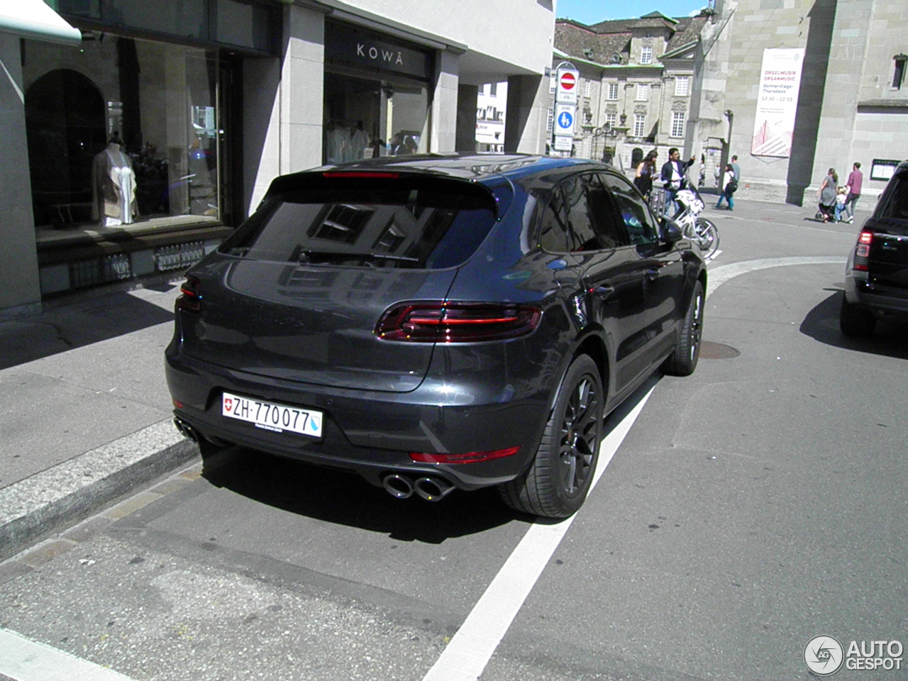 Porsche 95B Macan GTS