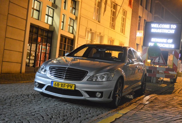 Mercedes-Benz S 65 AMG V221