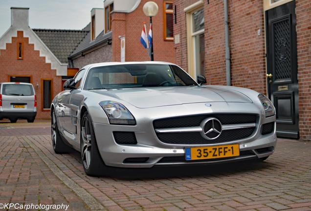 Mercedes-Benz SLS AMG