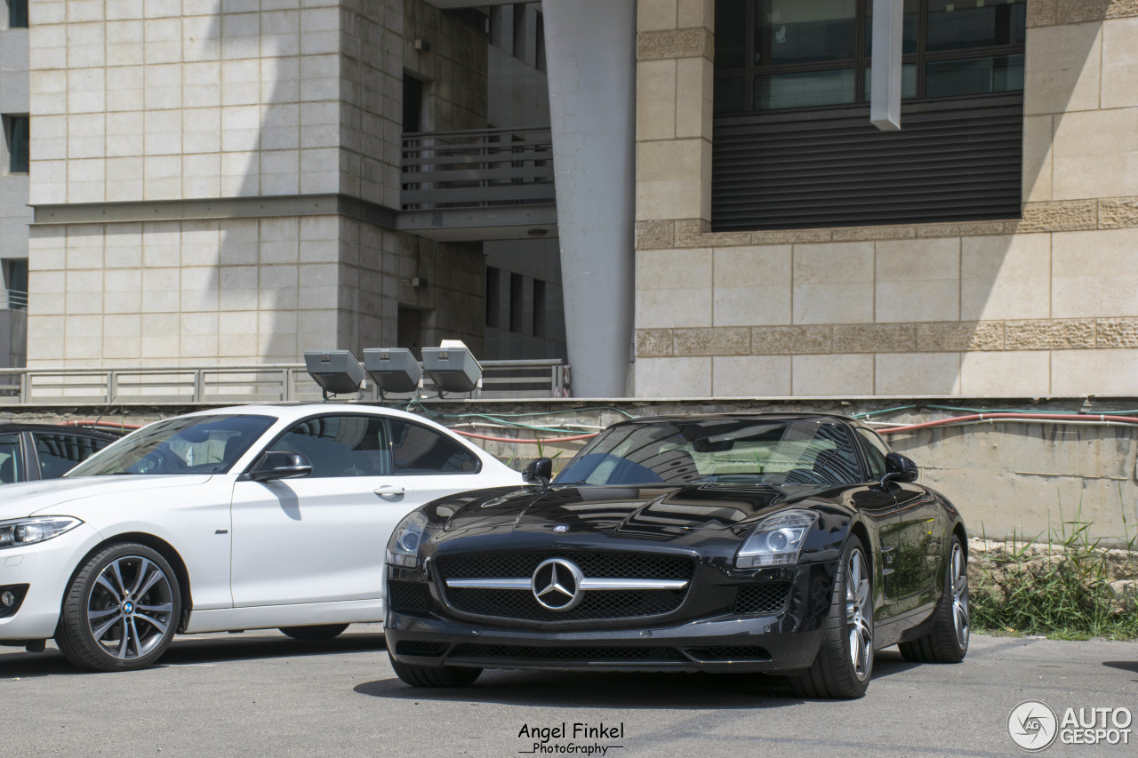 Mercedes-Benz SLS AMG