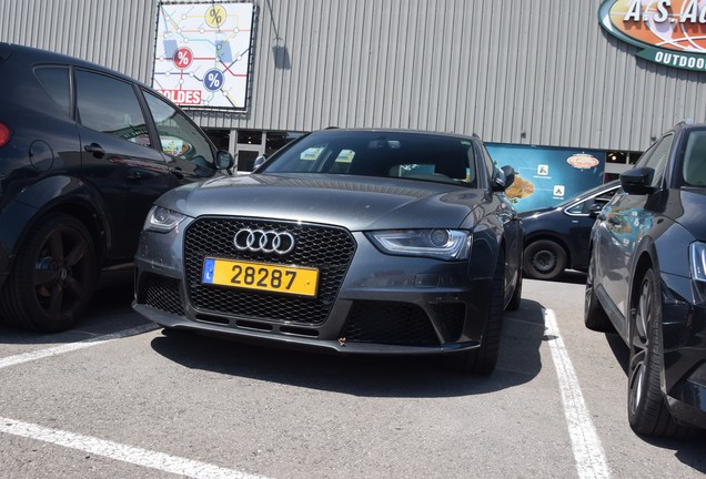 Audi RS4 Avant B8