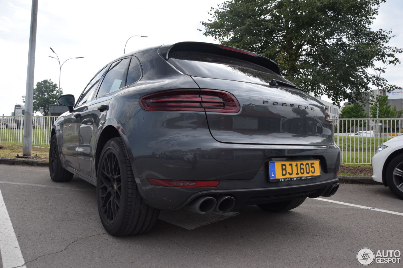 Porsche 95B Macan GTS