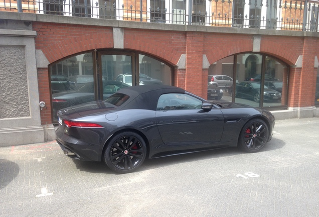 Jaguar F-TYPE R Convertible