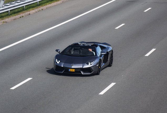 Lamborghini Aventador LP700-4 Roadster