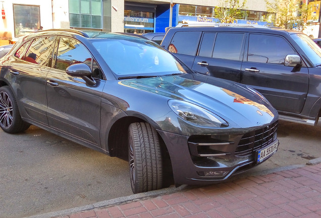 Porsche 95B Macan GTS