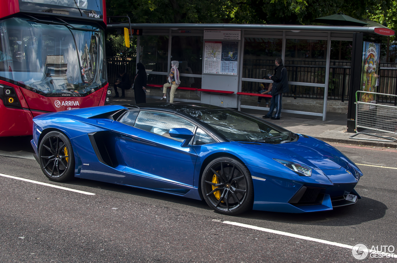 Lamborghini Aventador LP700-4 Roadster