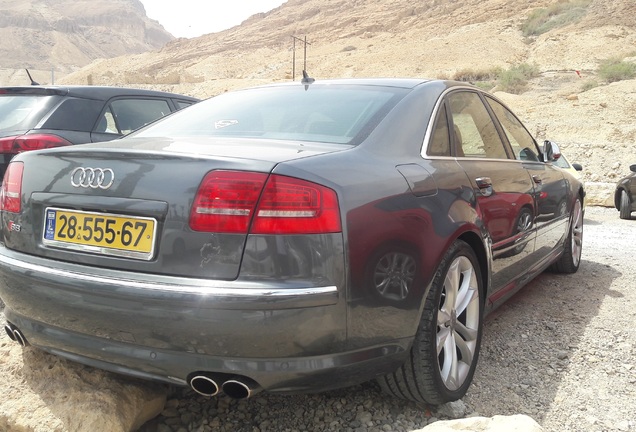 Audi S8 D3