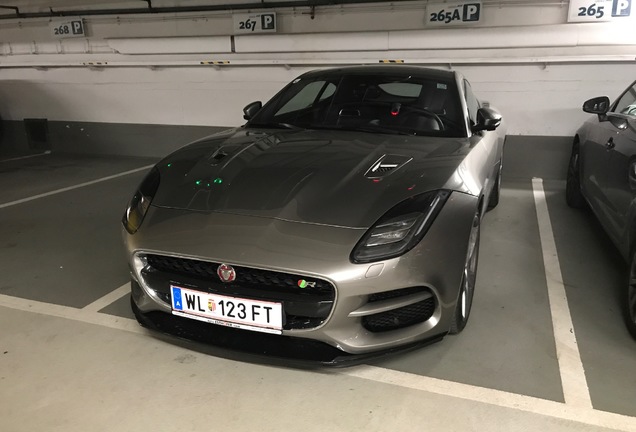 Jaguar F-TYPE R Coupé 2017