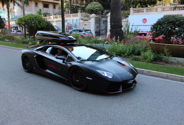 Lamborghini Aventador LP700-4 Pirelli Edition