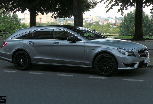 Mercedes-Benz CLS 63 AMG X218 Shooting Brake