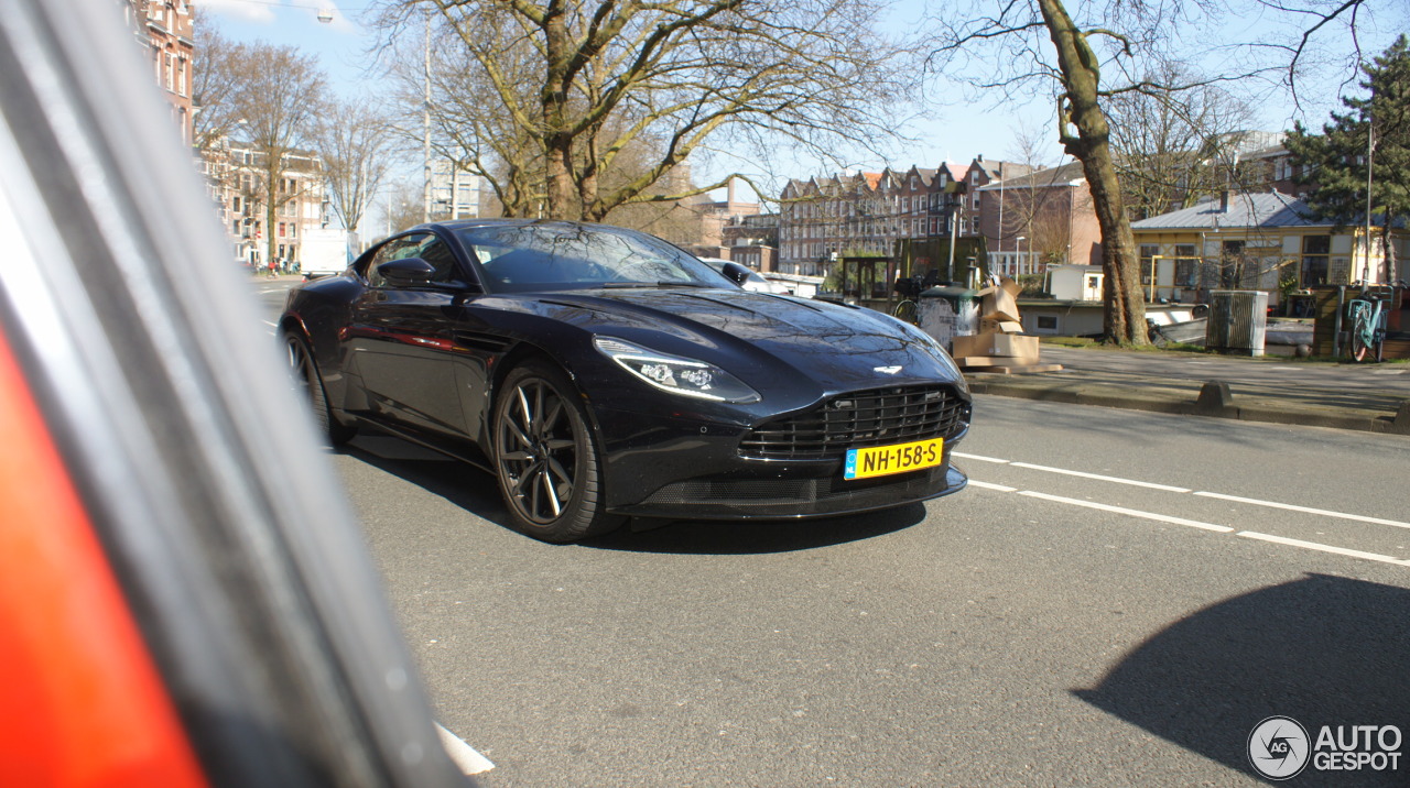 Aston Martin DB11