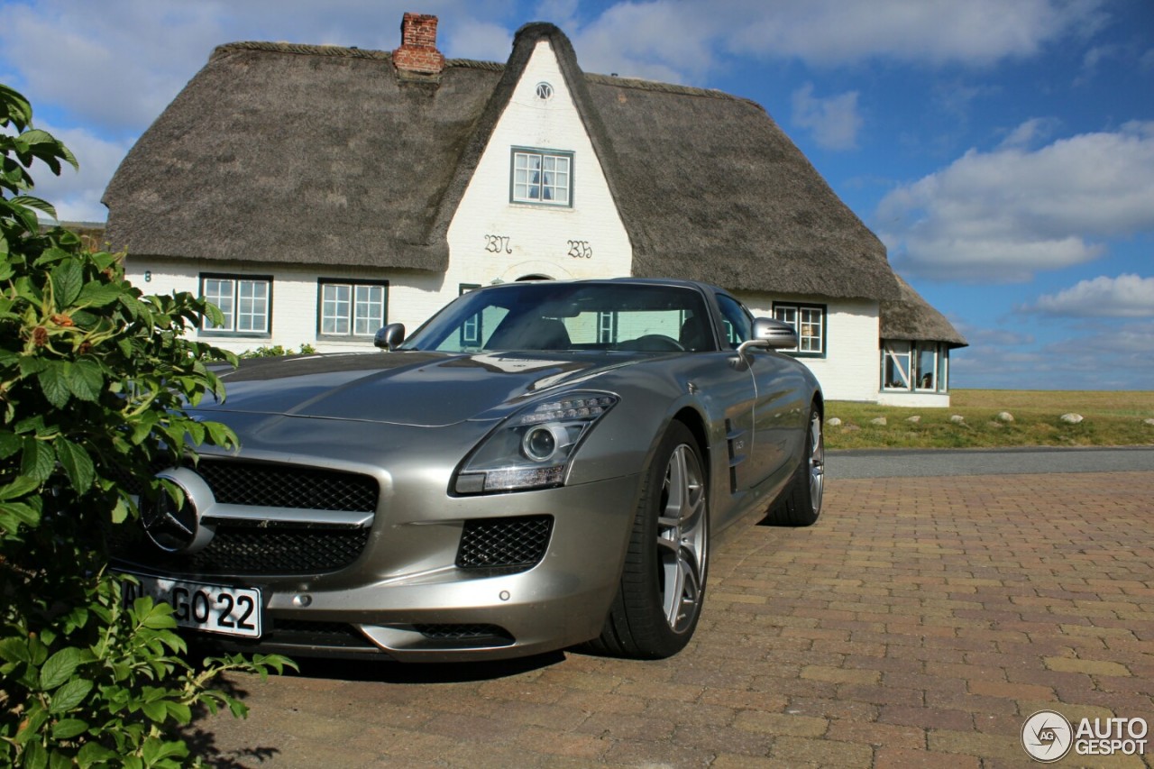 Mercedes-Benz SLS AMG