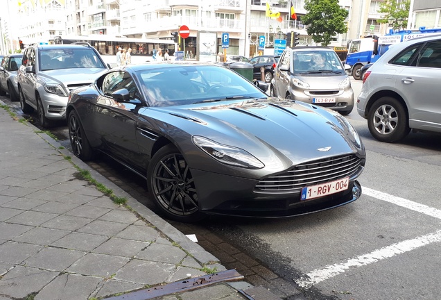 Aston Martin DB11