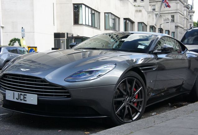 Aston Martin DB11