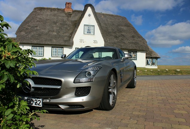 Mercedes-Benz SLS AMG