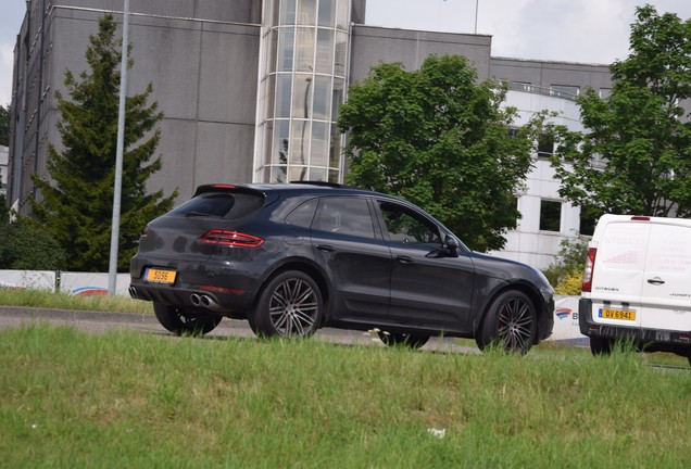 Porsche 95B Macan Turbo