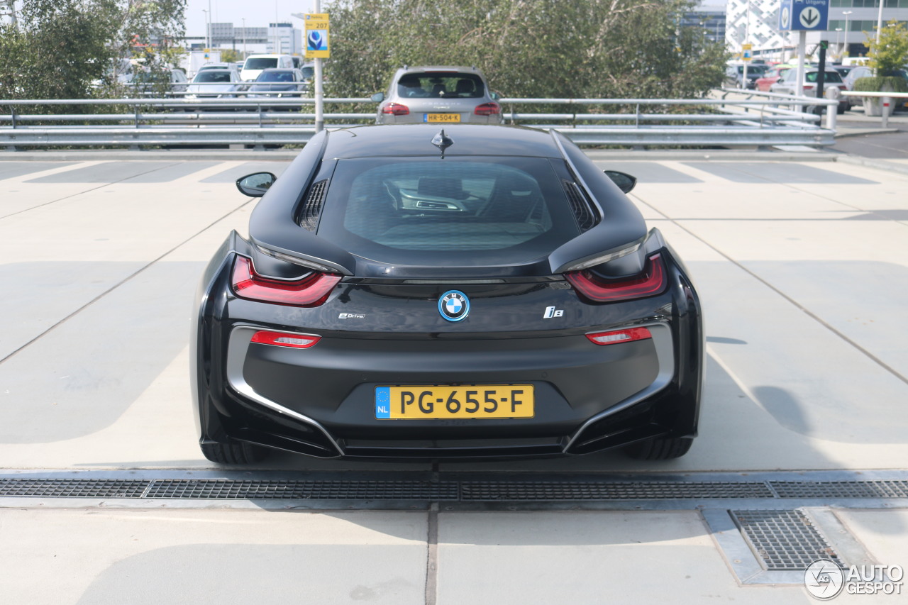 BMW i8 Protonic Frozen Black Edition