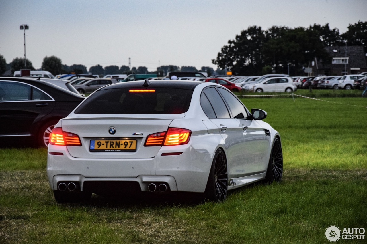 BMW M5 F10 2011