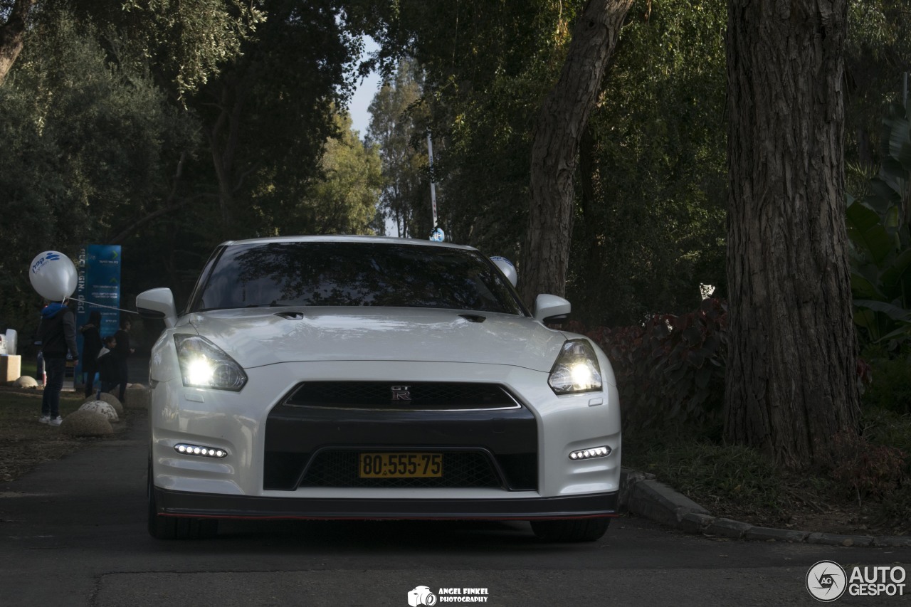 Nissan GT-R 2012