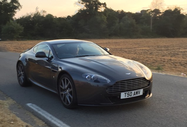 Aston Martin V8 Vantage 2012