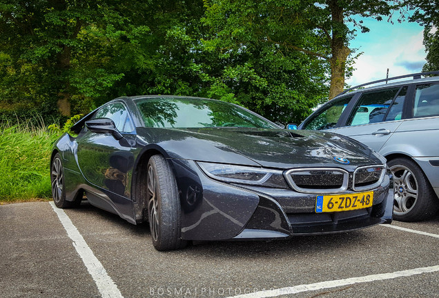 BMW i8