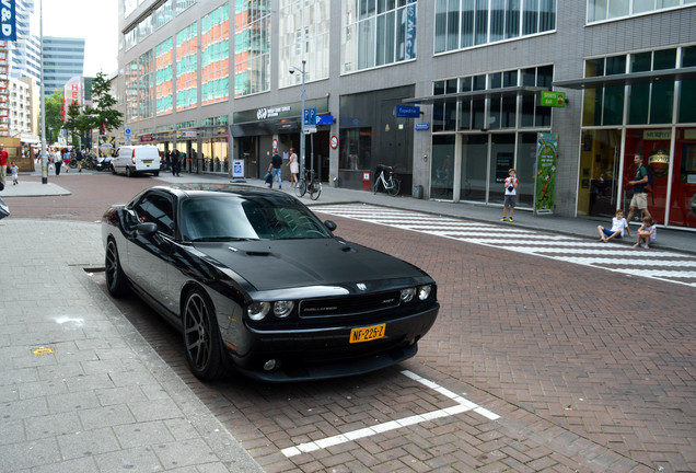 Dodge Challenger SRT-8