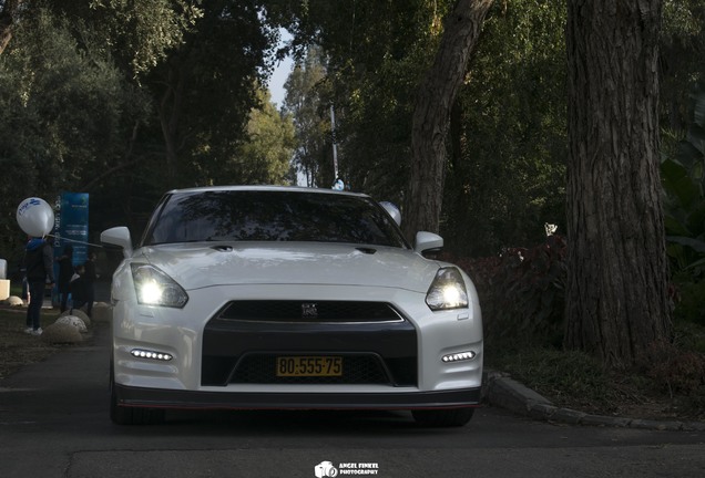 Nissan GT-R 2012