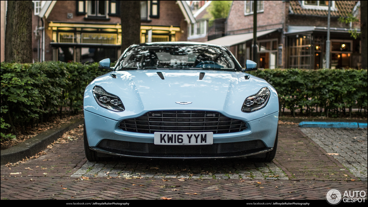 Aston Martin DB11