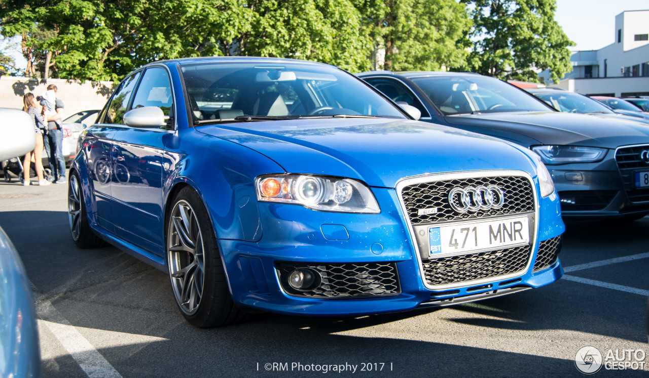 Audi RS4 Sedan