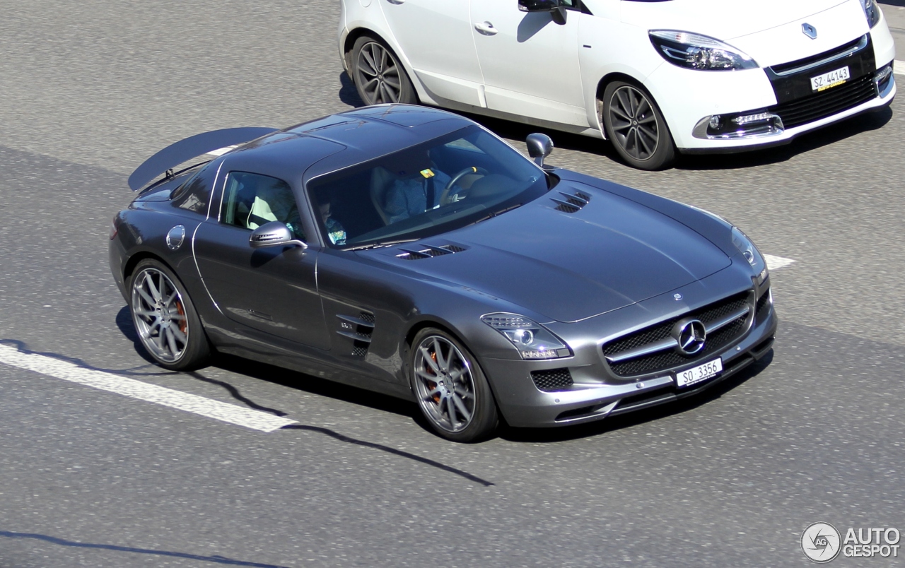 Mercedes-Benz SLS AMG