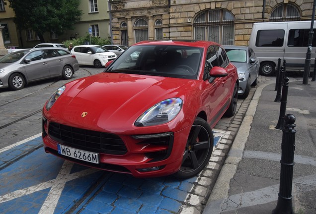 Porsche 95B Macan GTS