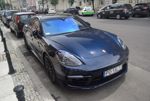 Porsche 971 Panamera Turbo