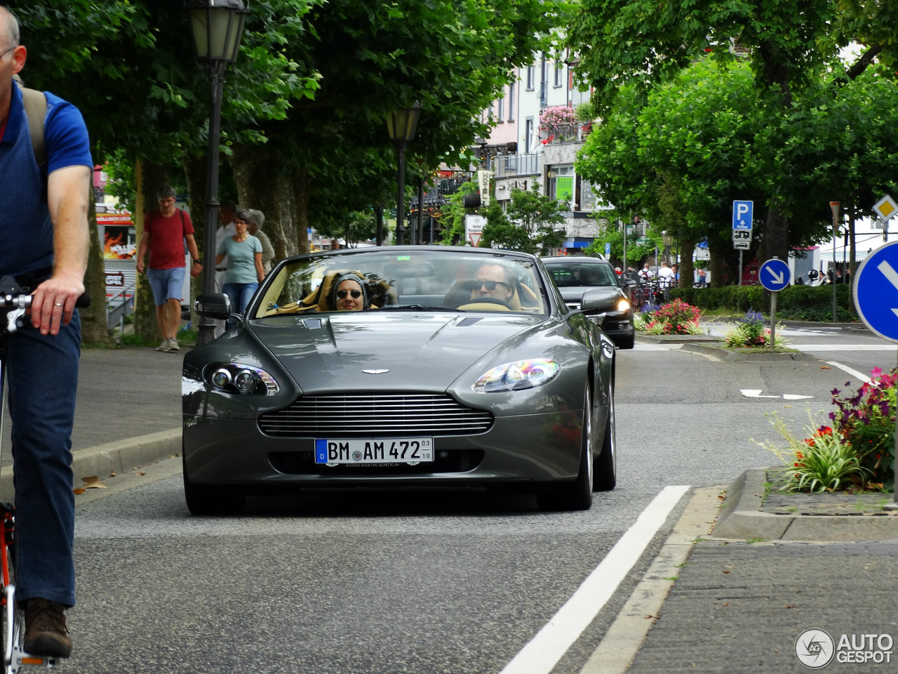 Aston Martin V8 Vantage Roadster