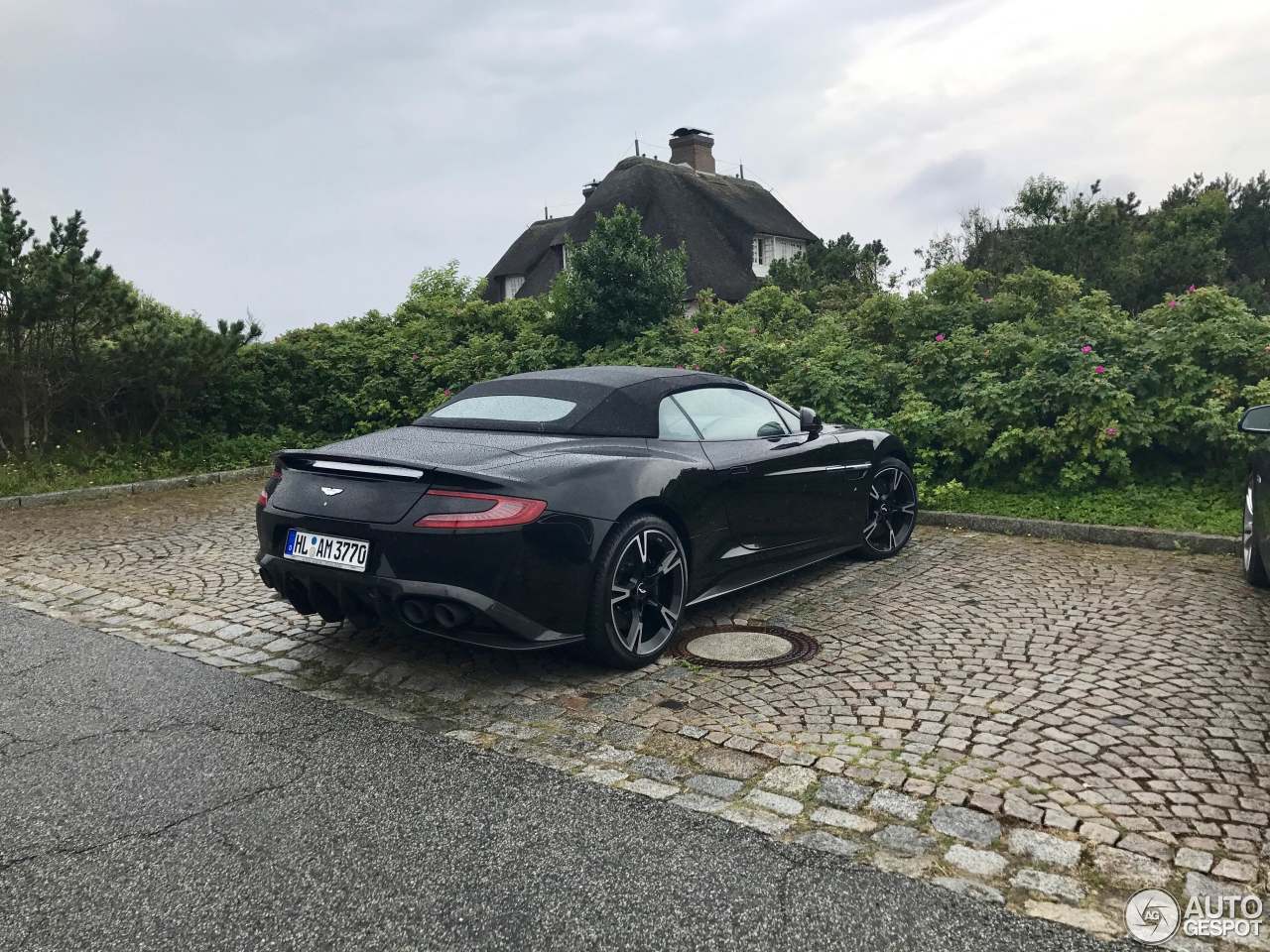 Aston Martin Vanquish S Volante 2017