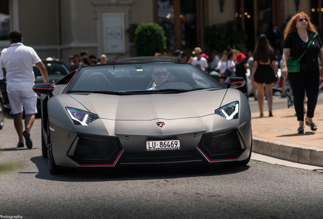 Lamborghini Aventador LP700-4 Roadster Pirelli Edition