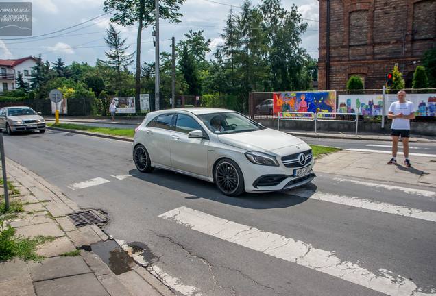 Mercedes-AMG A 45 W176 2015