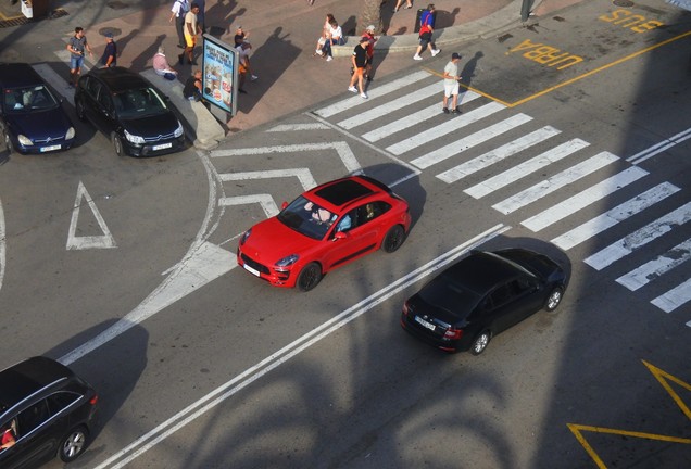 Porsche 95B Macan GTS