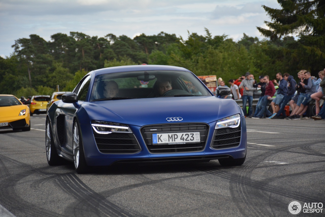 Audi R8 V10 Plus 2013