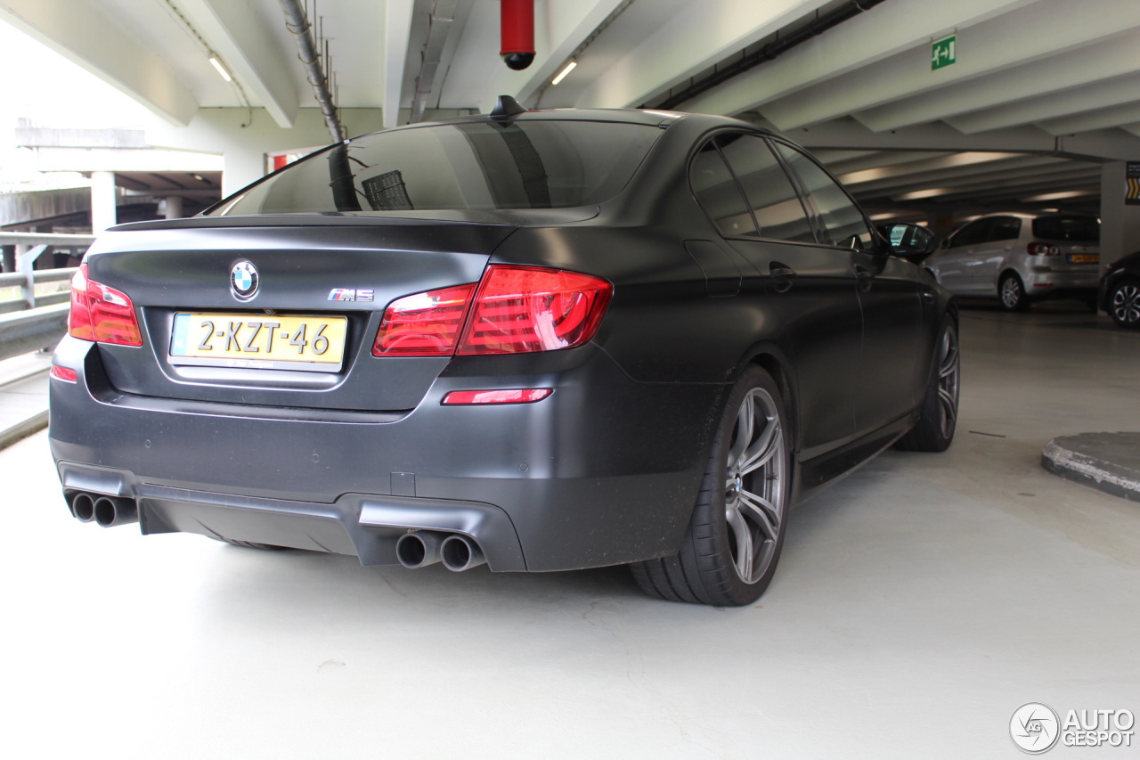 BMW M5 F10 2011