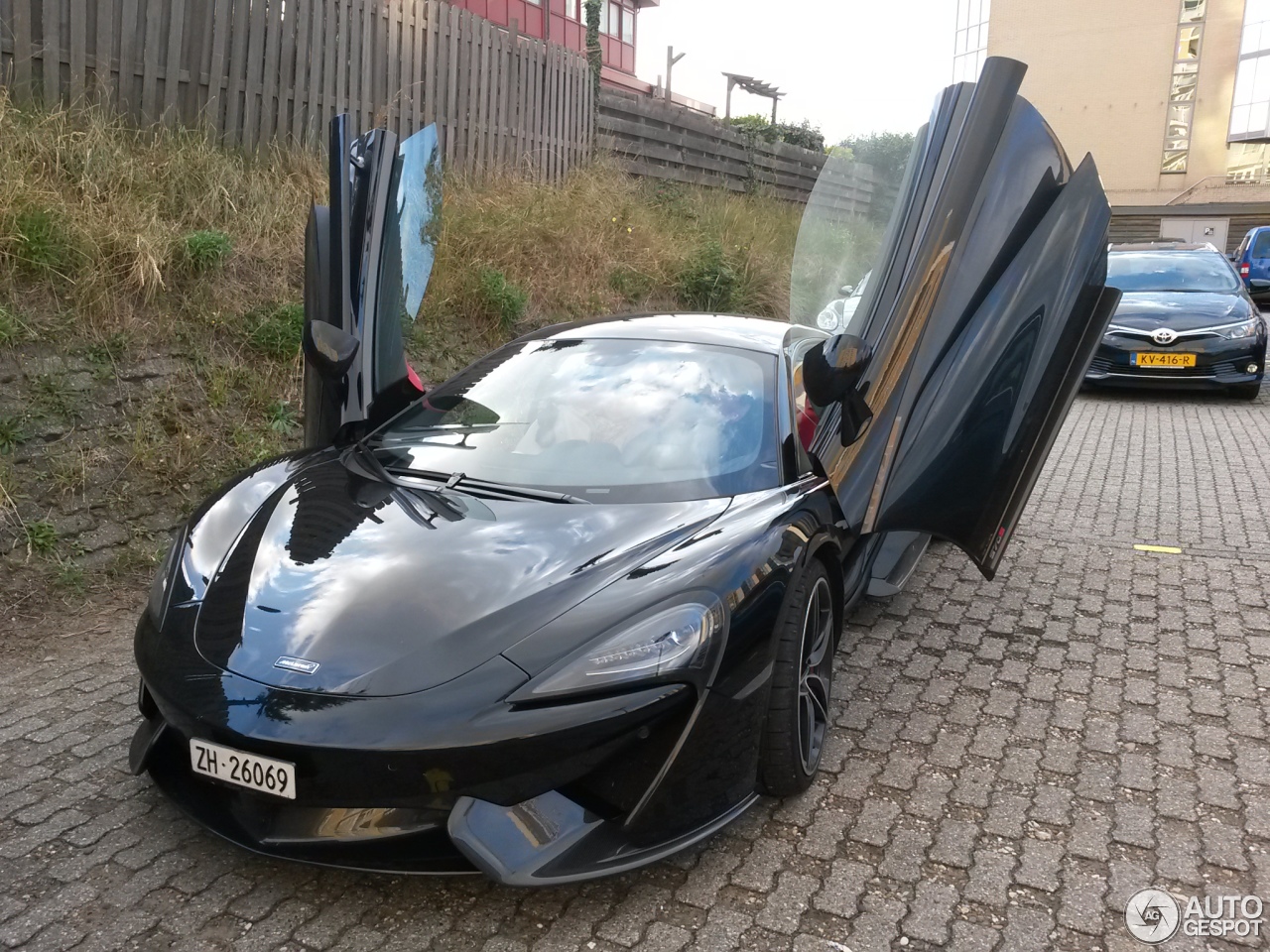 McLaren 570S