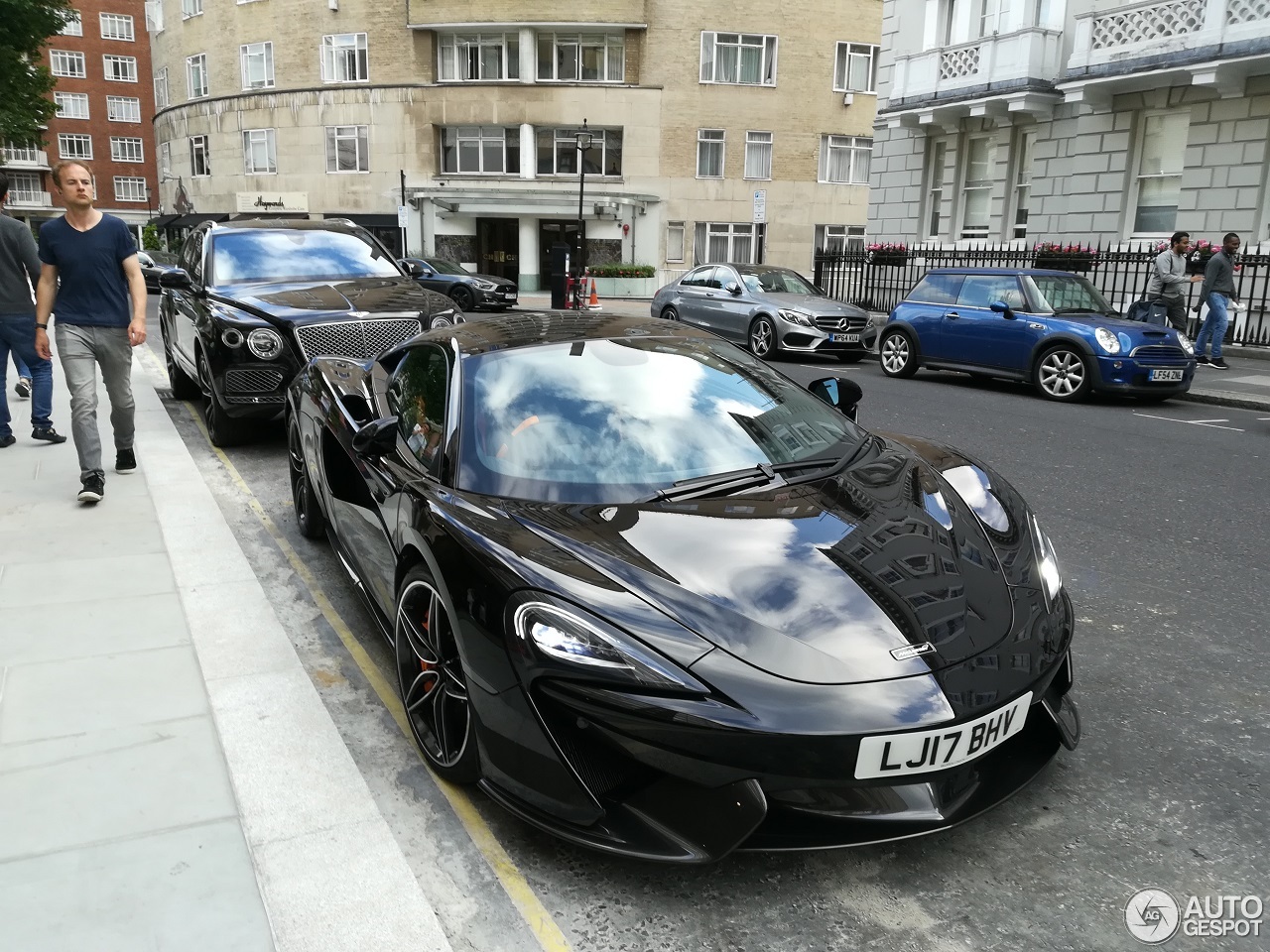 McLaren 570S