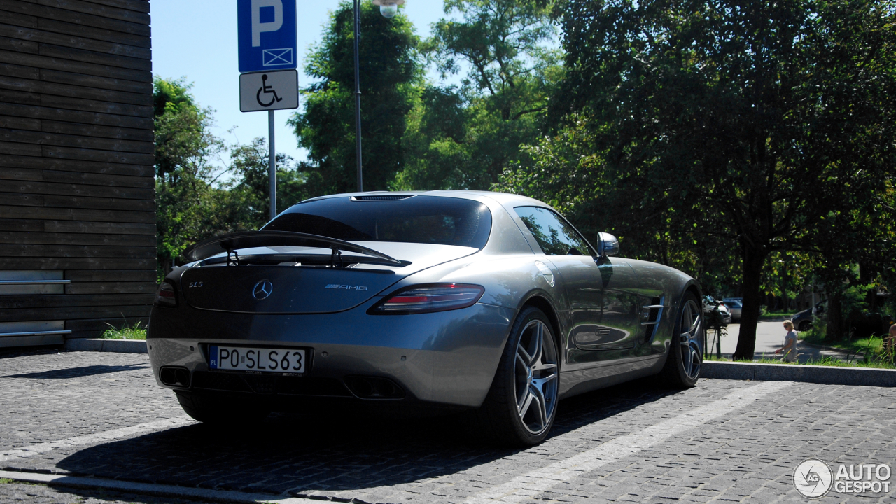 Mercedes-Benz SLS AMG